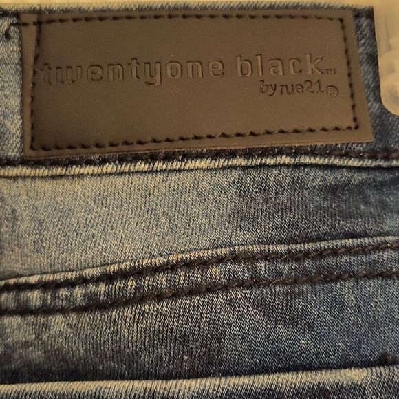Women's Rue 21 jeans NWT - Picture 4 of 6